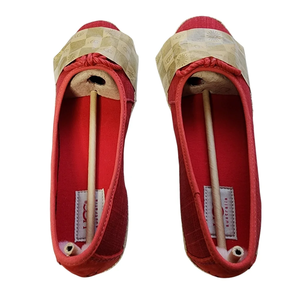 Ugg Syleste espadrille flats slip-on red canvas shearling inside sz 8.5